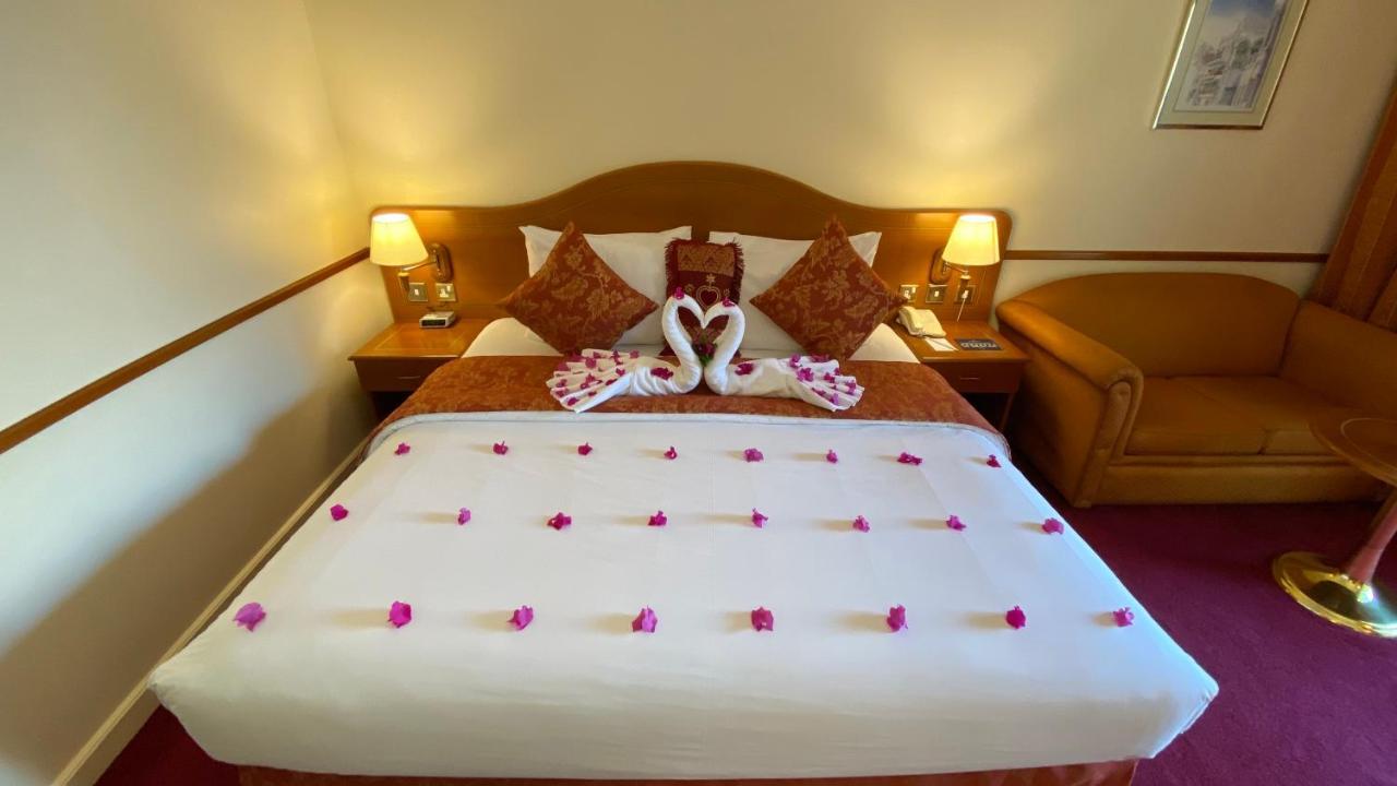 Golden Tulip 4*
