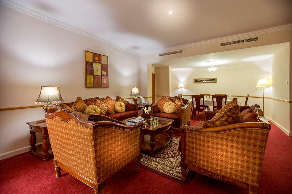 Golden Tulip 4*