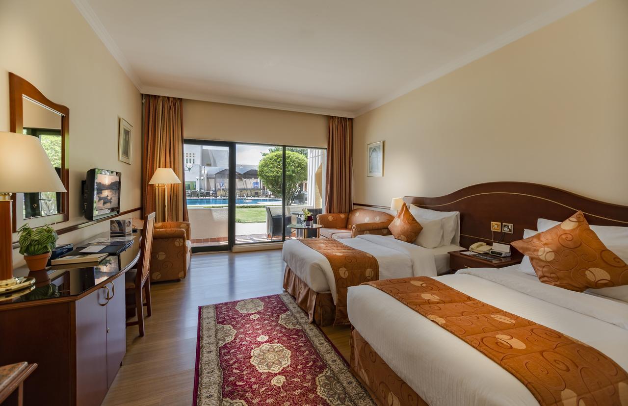Golden Tulip 4*