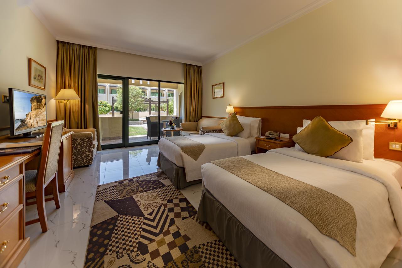 Golden Tulip 4*